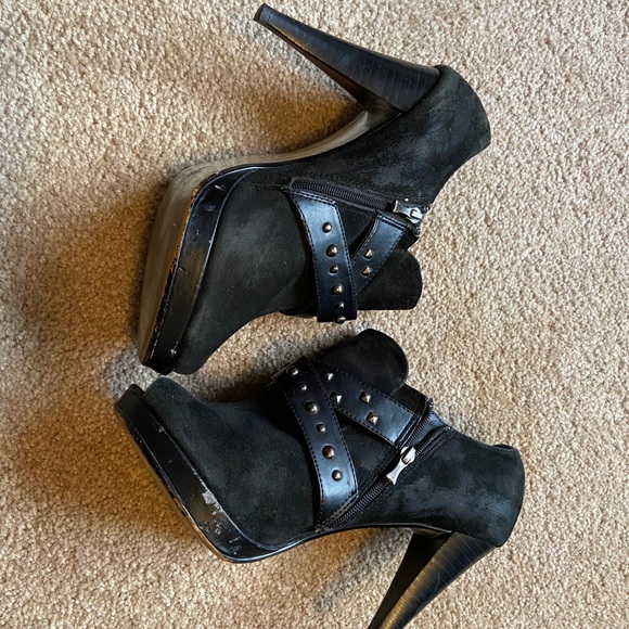 Max Studio Shoes - Leather studded MaxStudio open toe heels